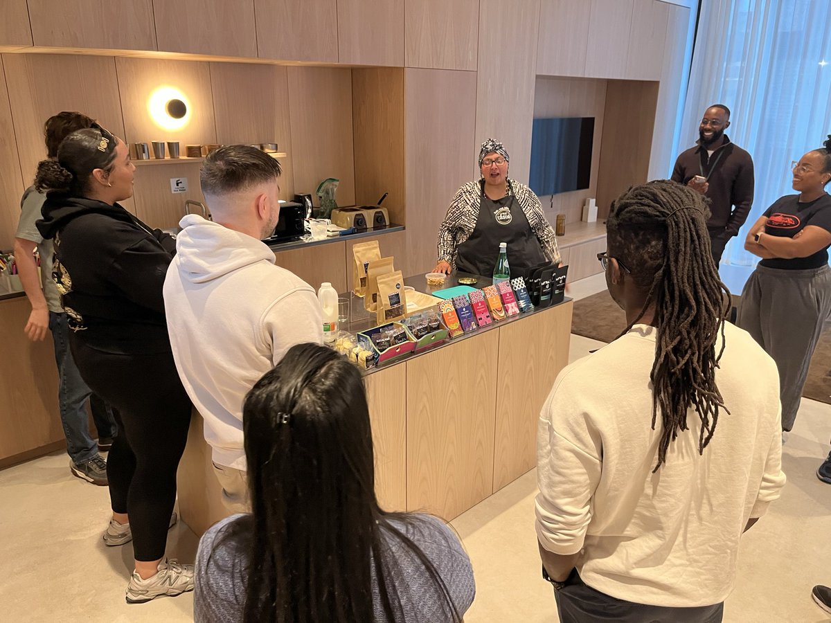 CocoaJonesChoc's tweet photo. The Blossoms is a stylish new development, less than 5 minutes from East Croydon, designed for people with busy lives. We were invited by our friends, East Croydon Cool, to host a relaxed gathering of new residents to taste chocolate from around the world and make bars. https://t.co/NDJ6r4qTYB