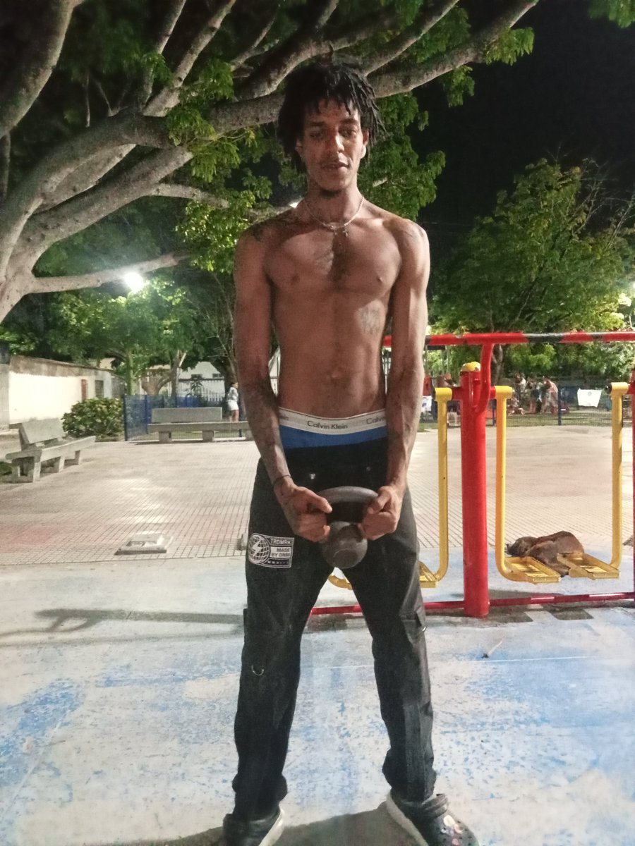 supremealpha111's tweet photo. Growing my biceps to keep humiliating these losers, lol I'll make you kiss my biceps loser you're under my feet I'll control your mind and your wallet https://t.co/2uVkE1AWnH