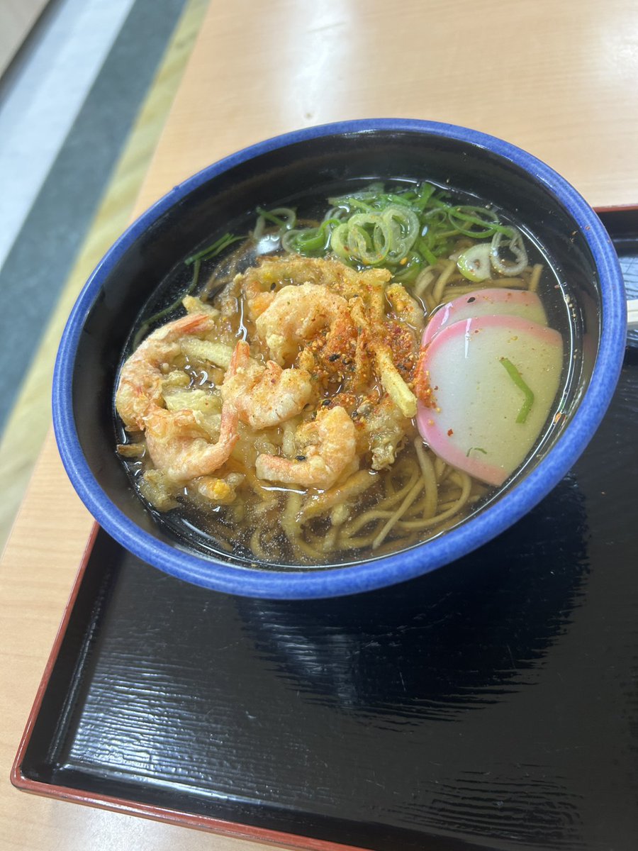 ken463377's tweet photo. 遅い昼飯　無事帰宅
月火とまた出張　で明日も仕事

＃蒜山SA上り https://t.co/7lwfj8cAU9