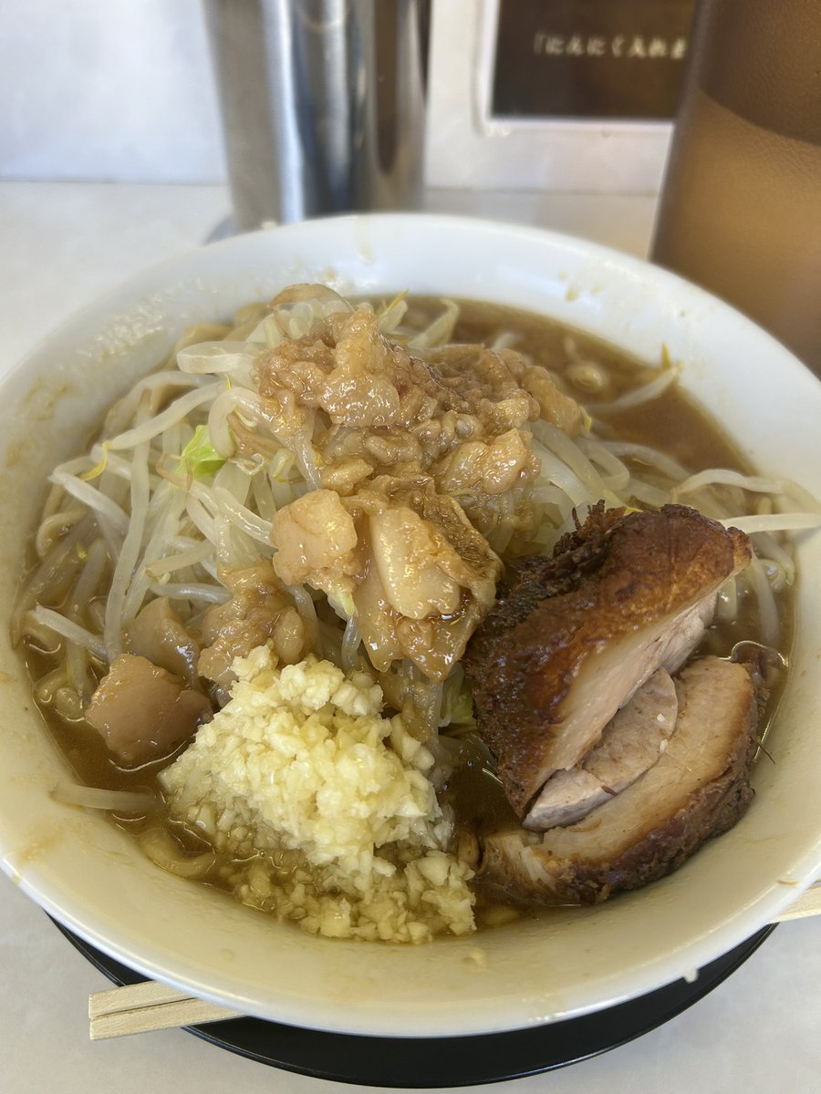 しん tweet media