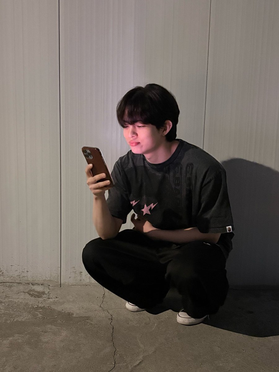 로에 tweet media