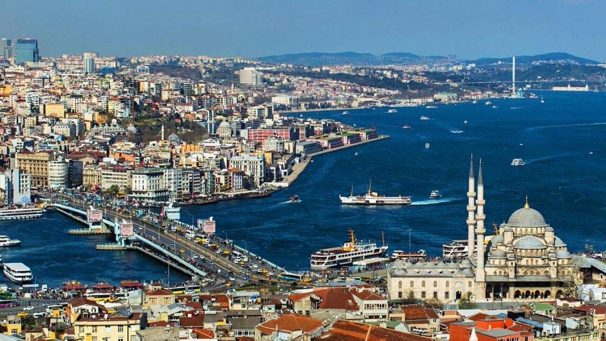 URDailyHistory's tweet photo. 11 May 330: #Byzantium is renamed Nova Roma, though it is more popularly known as Constantinople. Today the city is known as Istanbul, Turkey. #History #city #OTD #ad https://t.co/omDX7pCMsc https://t.co/fzJ4boaQtn