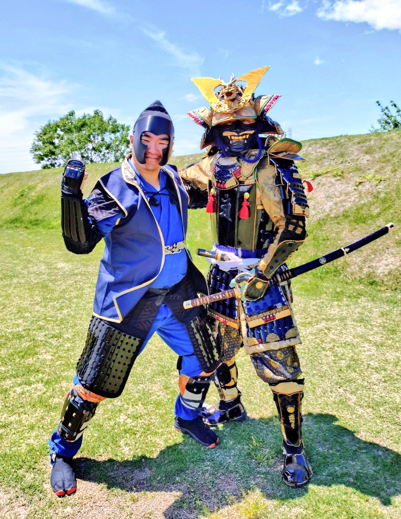 nekohiko_japan's tweet photo. 本日は茨城県つくば市に在る「小田城開園10周年」を記念するイベントへ参陣致しました✊😀

天気も良く最高の日和でしたが来場のお客様が思っていた程より少なかったのが少し残念に思いました😅

主催者のイベント開催での来場者人数の読みは本当に難しいと思い大変にました🙇

しかしながら誘導警備員や小田城歴史広場の案内所職員等とも会話し喜んで頂けた他、小さな子供達も拙者に怖々手を振り慣れると拙者の帰る時には走って来てくれてハイタッチを交わせるくらいに成り喜んでくれて嬉しく思いました🤗❤️

以前、叔父さんにそんな事をして少しは収入が有るのかと聞かれましたが、ボランティアの為に毎回交通費等が掛かり持ち出しです…🤣

でも武活も武活仲間との交流をはじめ喜んで頂ける方々、特に子供達や高齢者達が笑顔に成る事がやり甲斐に成っています🤗

本日はぎっちゃん達「はやぶさ衆」の皆様にお世話に成り本当に有難うございました🙏❤️

高速道SAで一眠りして帰りまするる🚘😅

🟦やらかし侍🐉👹🙇🇯🇵✨