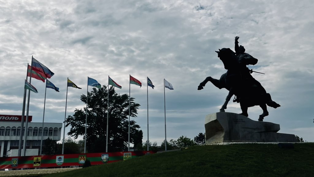 Bery_llin's tweet photo. 沿ドニエストル共和国🇲🇩🇷🇺☭
(モルドバ国内の親ロシア派実効支配地域)

ティラスポリ旅行 https://t.co/hfyR1s8yQU
