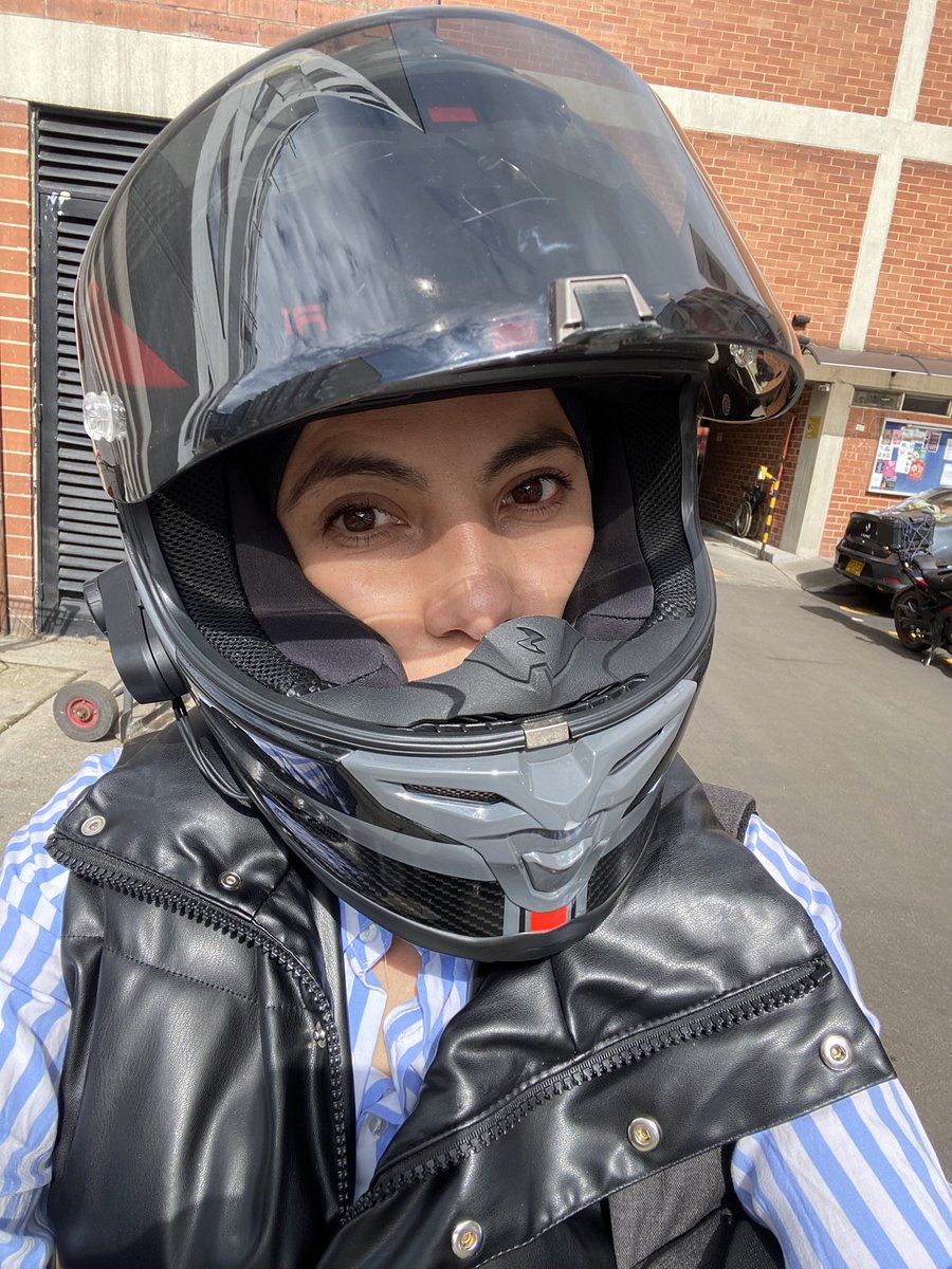 09M2020's tweet photo. Otra vez me está haciendo ojitos la idea de tener una moto mía 🙃🙃 https://t.co/hlhP4g2XzU