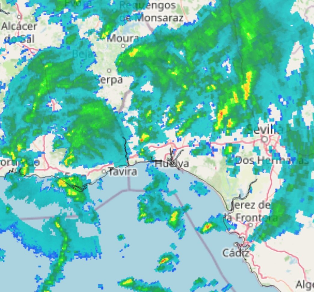 Meteohuelva's tweet photo. ¡Buenos días!

Llueve en gran parte de la provincia de Huelva aunque lo hace de forma muy irregular. 

La zona más afectada por las tormentas está siendo entre Mazagón y el Condado donde hay registros entre 25 y 35 mm. En el resto de la provincia hay datos bastante más humildes.

La posibilidad de chubascos localmente intensos se mantendrá hasta las 12/13 horas aproximadamente. A partir de esa hora la situación irá mejorando pero la posibilidad de chubascos no desaparece en ningún momento del día.

Mañana domingo día más tranquilo, con alternancia de nubes y claros con posibilidad de algunas lluvias débiles de madrugada y primeras horas del día.