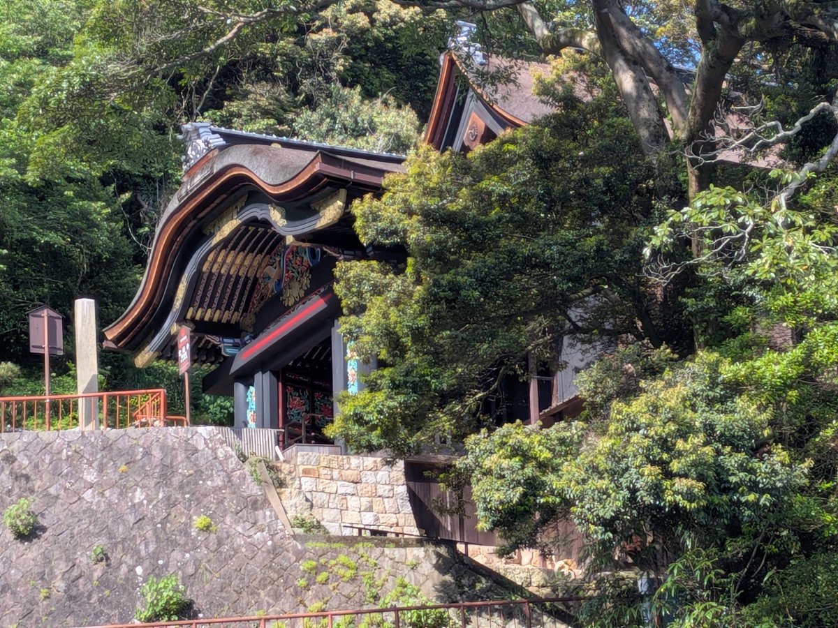 jaerigojp's tweet photo. 竹生島。豊臣大坂城の遺構唐門、豊臣秀吉の御座船を利用した舟廊下。 https://t.co/RXwHJAWftw