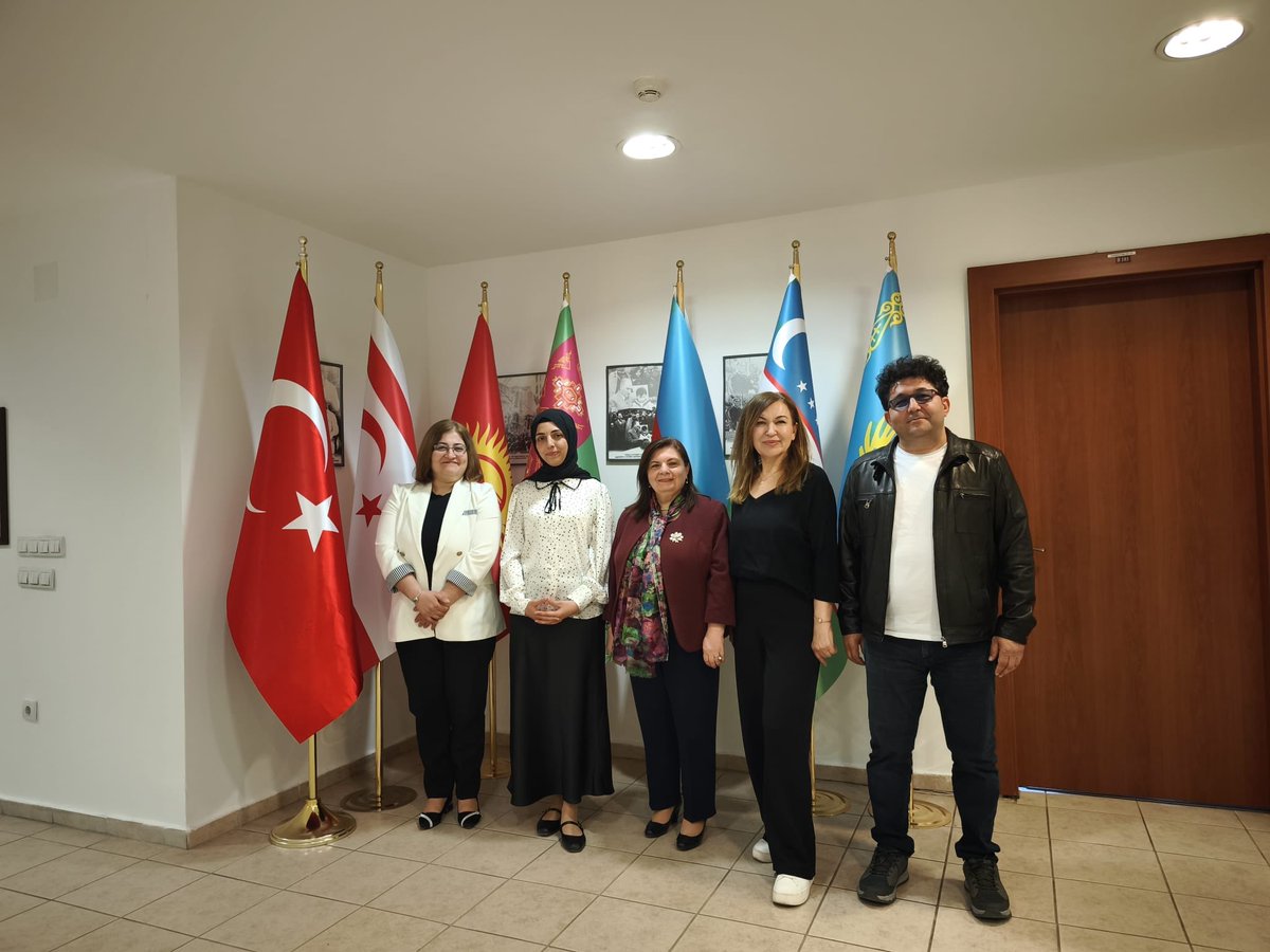 Muallâ Uydu Yücel tweet media