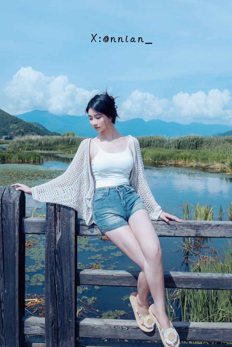 夏天来了…
最新旅拍外景加室内性感写真《夏》上新，欢迎解🔓😘
Summer is here... Our latest travel photo shoot, featuring both outdoor locations and sexy indoor portraits, titled "Summer", is now available. Welcome to explore 🔓😘
#性感写真 #纯欲 #反差女友 https://t.co/EazPG765Xl