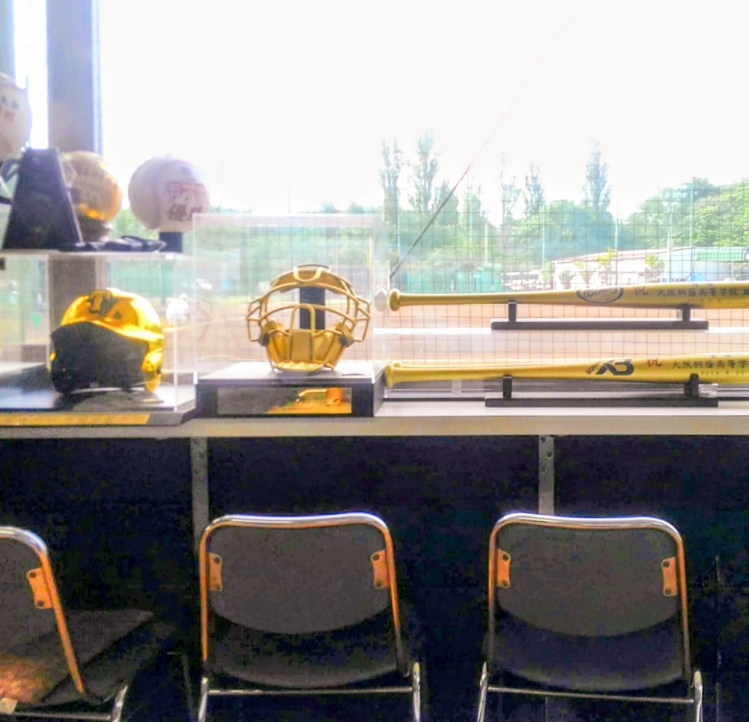 kawachiottyan's tweet photo. 面白いなー。
桐蔭が負けた瞬間に手のひら
返す人。優勝したら強い強い騒ぐけど試合展開なんかセンバツも同じ感じやったやん。英明戦も専大松戸戦も三重戦も紙一重の戦いやった。
逆に西脇くん、山本くん、大鶴弟くんで大阪桐蔭を抑えた北陽を
褒めたらいいん違うかな？
これから６月は追い込み！ https://t.co/iyibO0tzp5