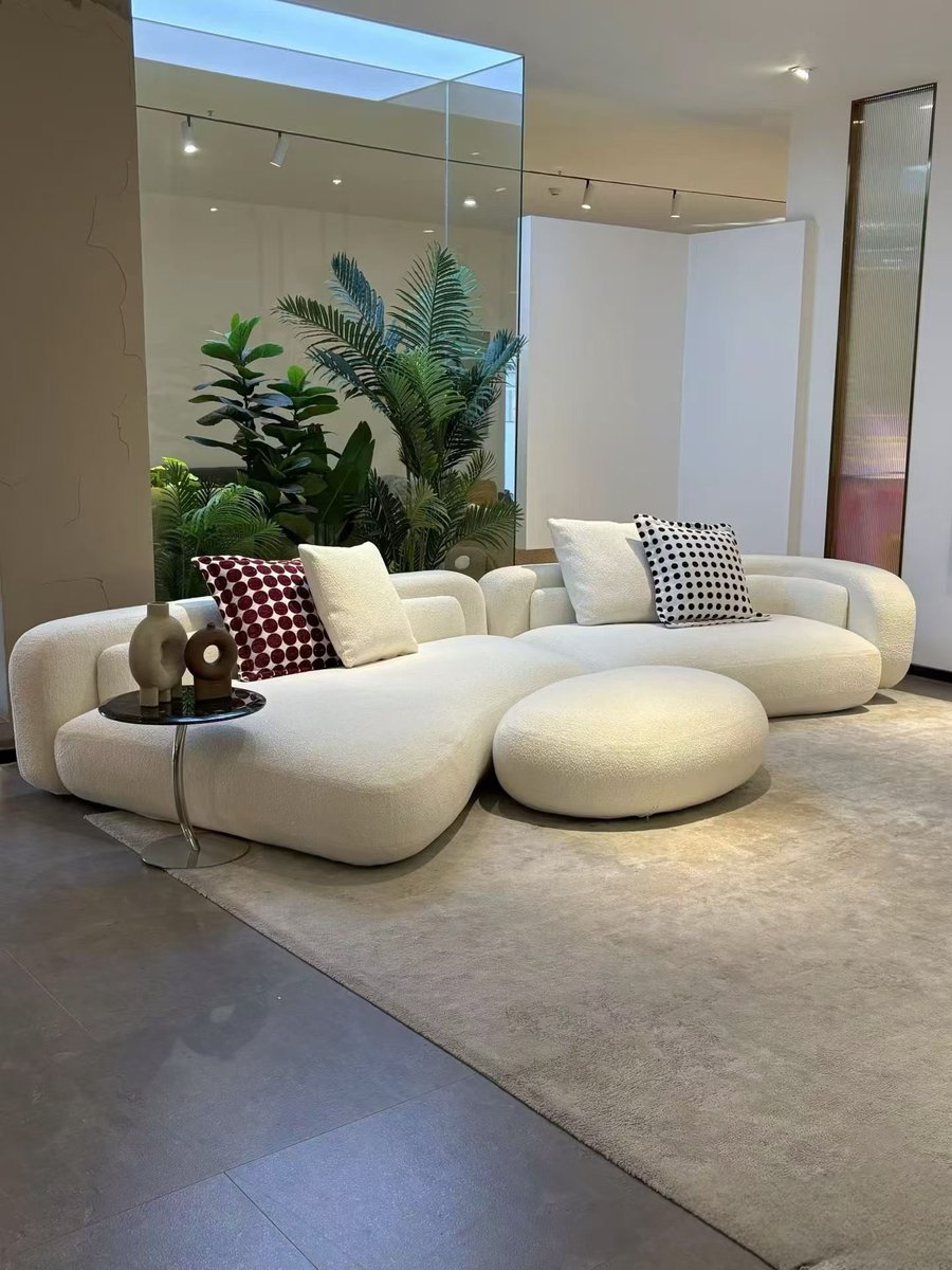 bofu3463's tweet photo. Curve your comfort.
This sculptural sofa wraps you in softness, turning your living room into a cloud-like retreat. https://t.co/uThUSYdk0C