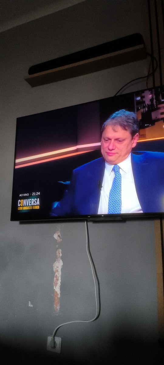 lcdrawdigital's tweet photo. @tarcisiogdf Bom dia, meu governo...
Estava assistindo sua entrevista na @revistaoeste . E o senhor falou que sua amada mãe é de Santa M da Feira. Fiquei tão feliz, eu moro praticamente do Lado. Em São João da Madeira. Admiro o Sr. Pelo respeito ao @jairbolsonaro. Deus o abençoe. https://t.co/KK6QZmGmZp