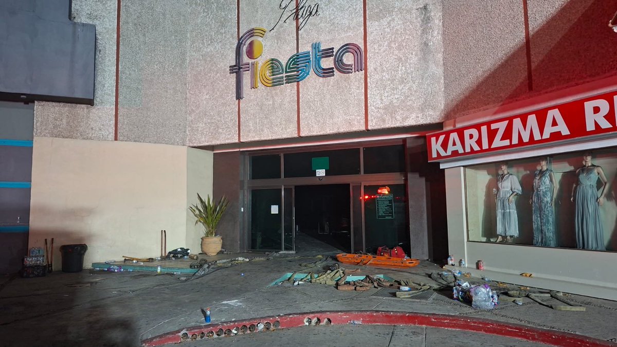 eVisionPolitica's tweet photo. Tragedia en Los Mochis: identifican a seis víctimas del incendio en Plaza Fiesta Las Palmas

Continúan las labores de rescate entre estructuras colapsadas; autoridades no descartan que aumente el número de fallecidos https://t.co/qD6h8iFE1o