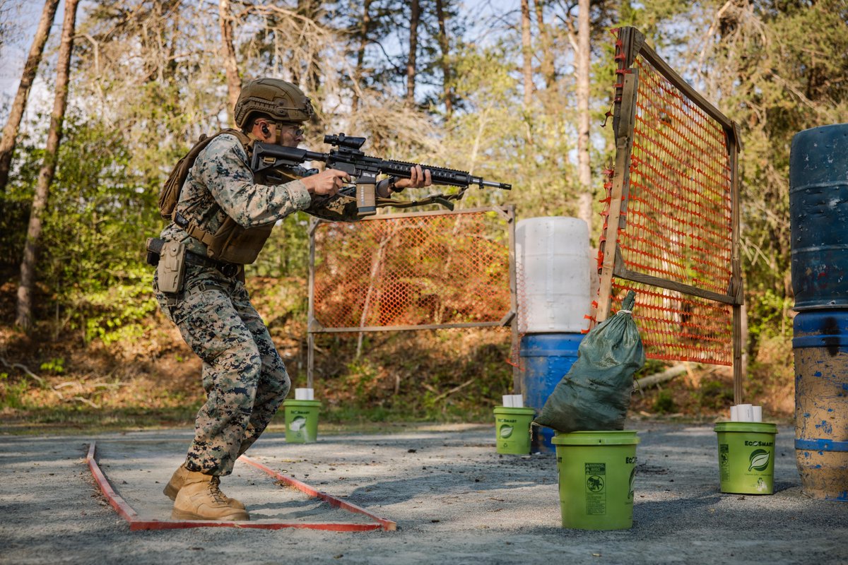 U.S. Marines tweet media