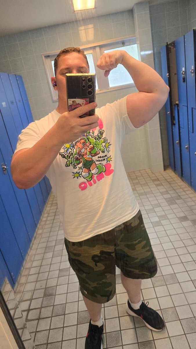 TheKrowSama's tweet photo. Arm day bby!!! Straight hour 1/2 grinding and pumping on a rainy Saturday. Now it's time to get 10,000 steps in to finish off the day. Also, best shirt to wear on the weekend is @ajs_msk chibi art to get that extra motivational rep!
#rdpw https://t.co/NK0PqZWwLT
