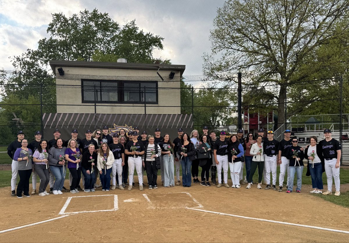 RMHS_Base's tweet photo. Thank you to the Mustang Baseball mom’s for all they do for their sons and the support they have given to this baseball program. Wishing you all a very happy Mother’s Day! https://t.co/zQB5hlwuVD