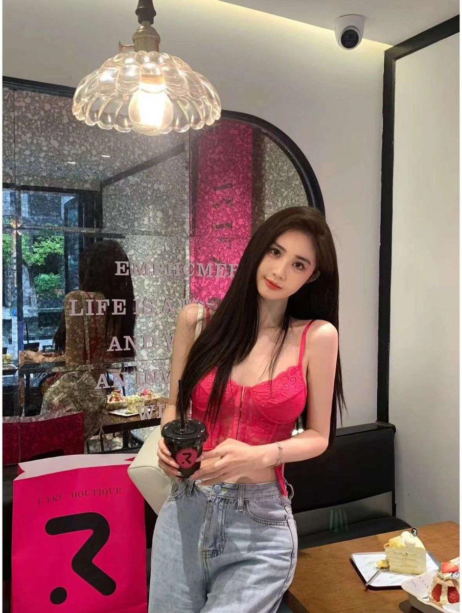 ECalhoun36007's tweet photo. Late nights, soft lights, good energy ✨
Sometimes the best conversations happen after midnight 🌙
#上海  #深圳 #北京 #广州 https://t.co/GUg8hhYQLe