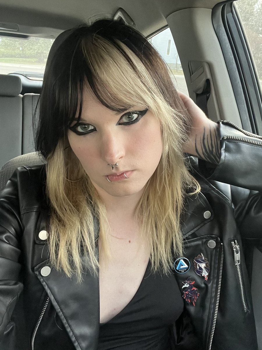 Raven Rots tweet media