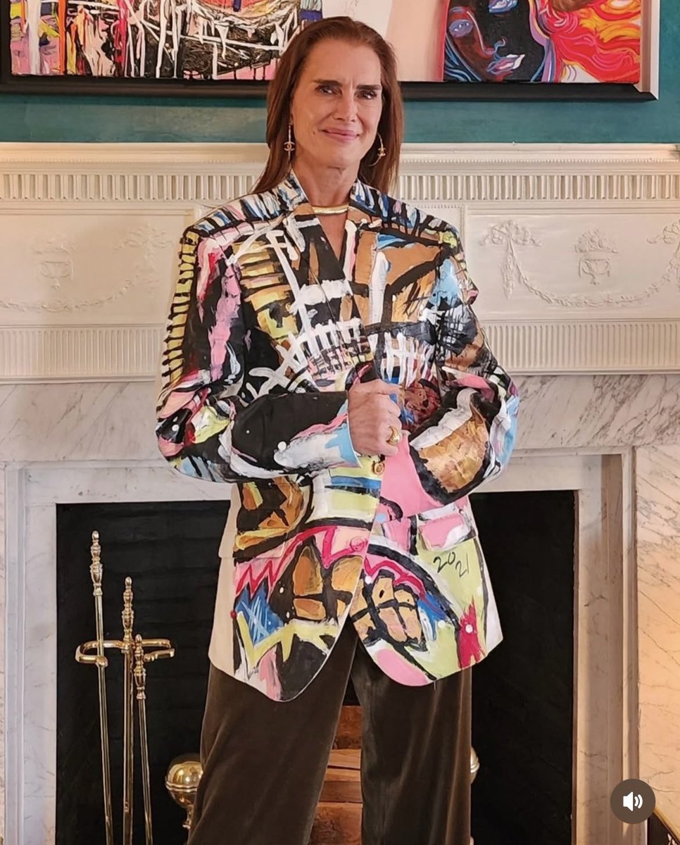 TheRocSupremacy's tweet photo. The legend Brooke Shields wearing a Basquiat/JAY-Z inspired jacket by artist Justin Wadlington 🔥🔥🔥 https://t.co/4OXdfCQtbD