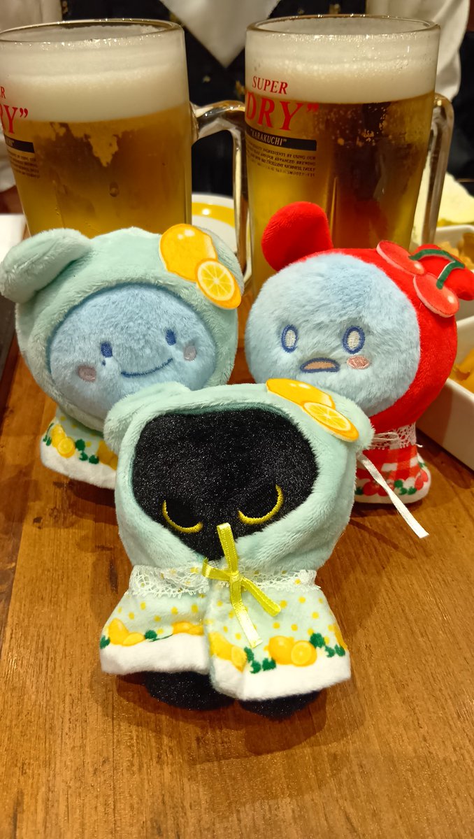 着いた早々グッズを諦め
昼飲み開始www