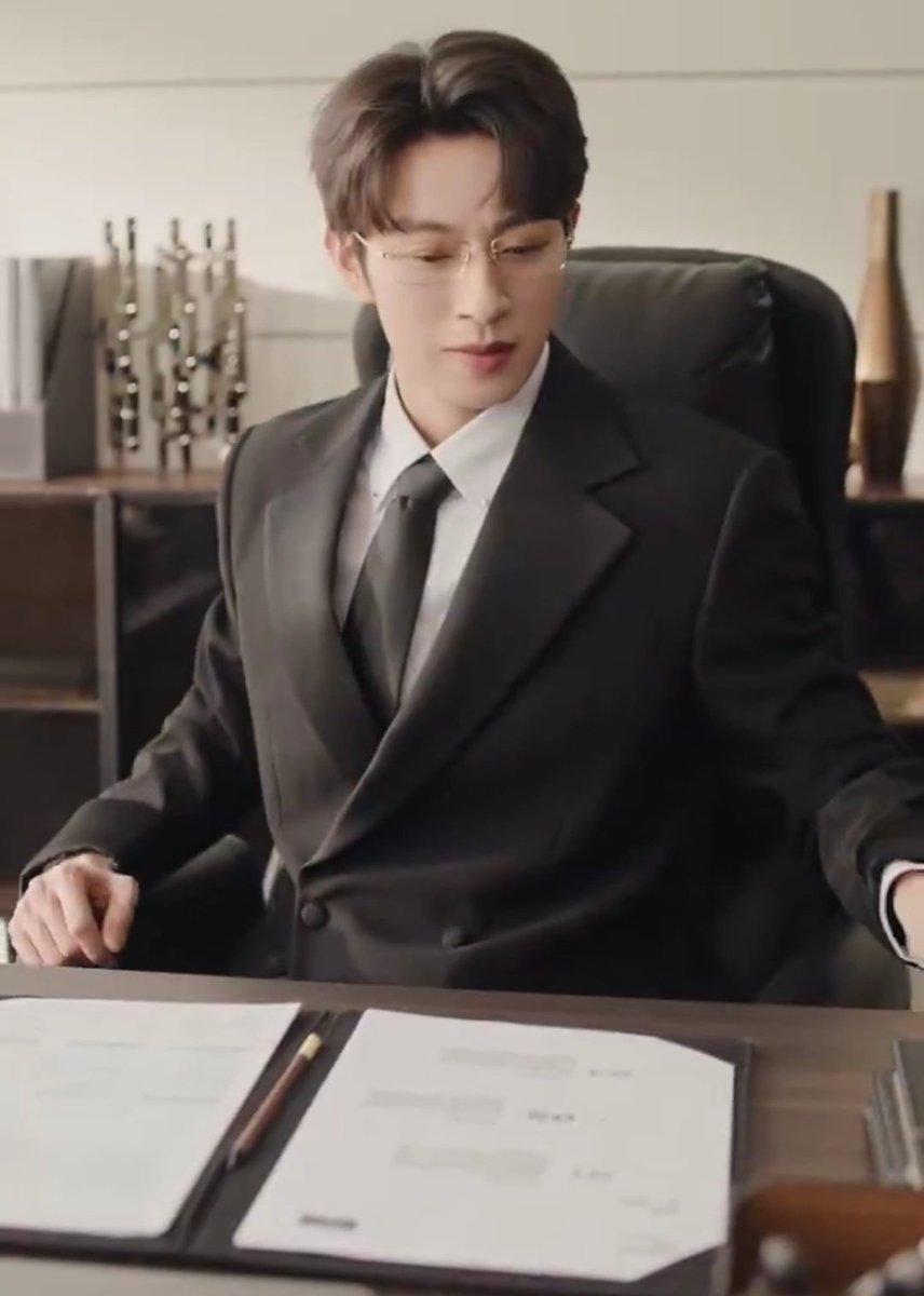 นร.ห้องกุหลาบมีกี่คน🍀💰 tweet media