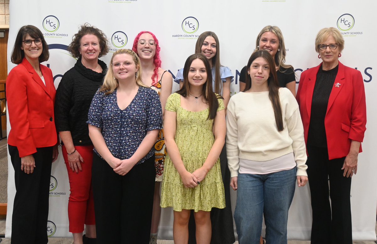 HardinCoSchools's tweet photo. The HCS Grow Your Own program continues to be a "win-win" for everyone!  When these high school seniors graduate from college, they will have a teaching job in HCS.  

@WKUCEBS @WKUSTE 

 #HCSDifferenceMaker #DistrictOfOpportunities https://t.co/wjWOaFTSGy