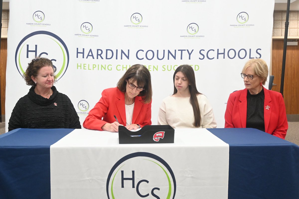 HardinCoSchools's tweet photo. The HCS Grow Your Own program continues to be a "win-win" for everyone!  When these high school seniors graduate from college, they will have a teaching job in HCS.  

@WKUCEBS @WKUSTE 

 #HCSDifferenceMaker #DistrictOfOpportunities https://t.co/wjWOaFTSGy