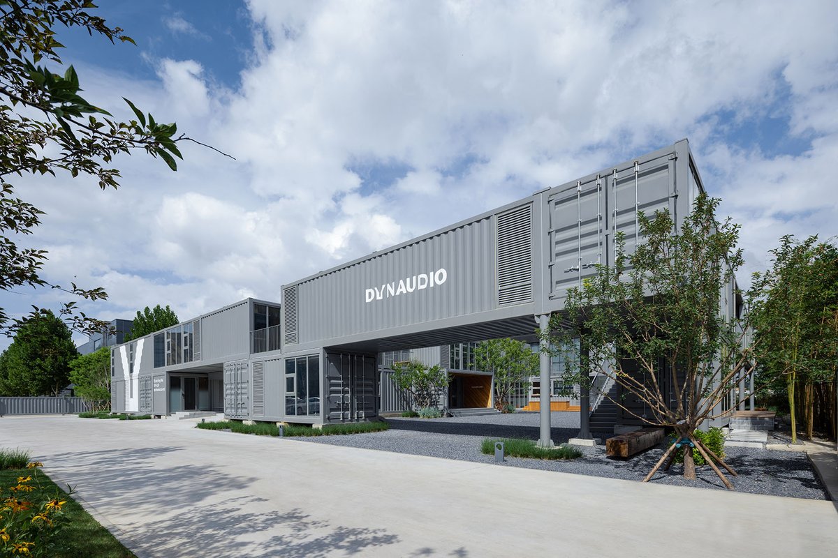 goooodofficial's tweet photo. GoerDyna Lab2 by Atelier Loong
An Open Acoustic Laboratory Built from Modular Assemblies
link: https://t.co/FbaN5YhzB9

photo by Archi Translator, Atelier Loong
#Shandong #modular #Weifang #Office #Exhibitionspace #Studio #Courtyard #TechnologyCenter #audiolab #Dynaudio https://t.co/R0M2GT1YhI