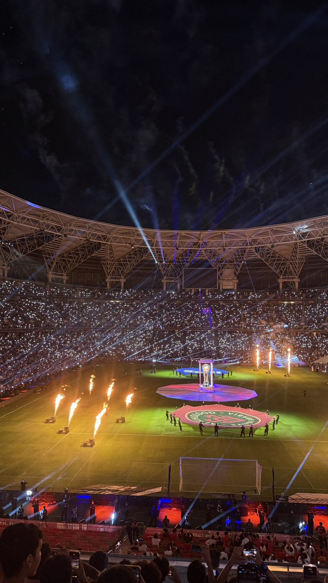 treqs1's tweet photo. اللهم لك الحمد من اجمل اليالي الكروية اللي عشتها مع الهلال لياللي كثير كنت ومزالت مع الهلال في جميع الظروف 

تتؤيج يليق فنادي كاكبير لااسيا والملكي والزعيم للكرة الاسيوية والسعودية

مبروكك يا زعماء وعقبال الدوري هذا الموسم باذن الله💙

#الهلال_91_بطولة https://t.co/j1f51Lgqg2