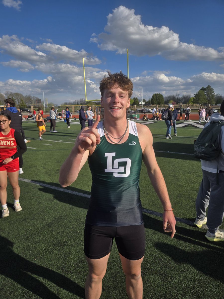 LO_XCTF's tweet photo. LOTF had several highlights at the meet, setting 3 school records!! Tyler Mollan vaulted 14'9" , 8th best in the state, Ben Lako set a school record in the 400 48.67, and the girls 4x200 set a school record of 1:44.02. McDaniel, Nichols, Gaberdiel, Neering #lohsathletics #Dragon https://t.co/Idxq8RuA8k