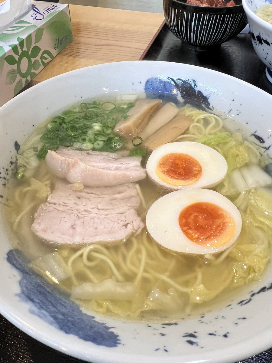 RbwSho's tweet photo. ラーメン山へ行って来ました。
平日だったので混んではいなかったですが
数台バイカーの方々はみえていました
ラーメンは勿論ですが、マグロ丼も非常に美味しかったです https://t.co/3Yve8pK7TH