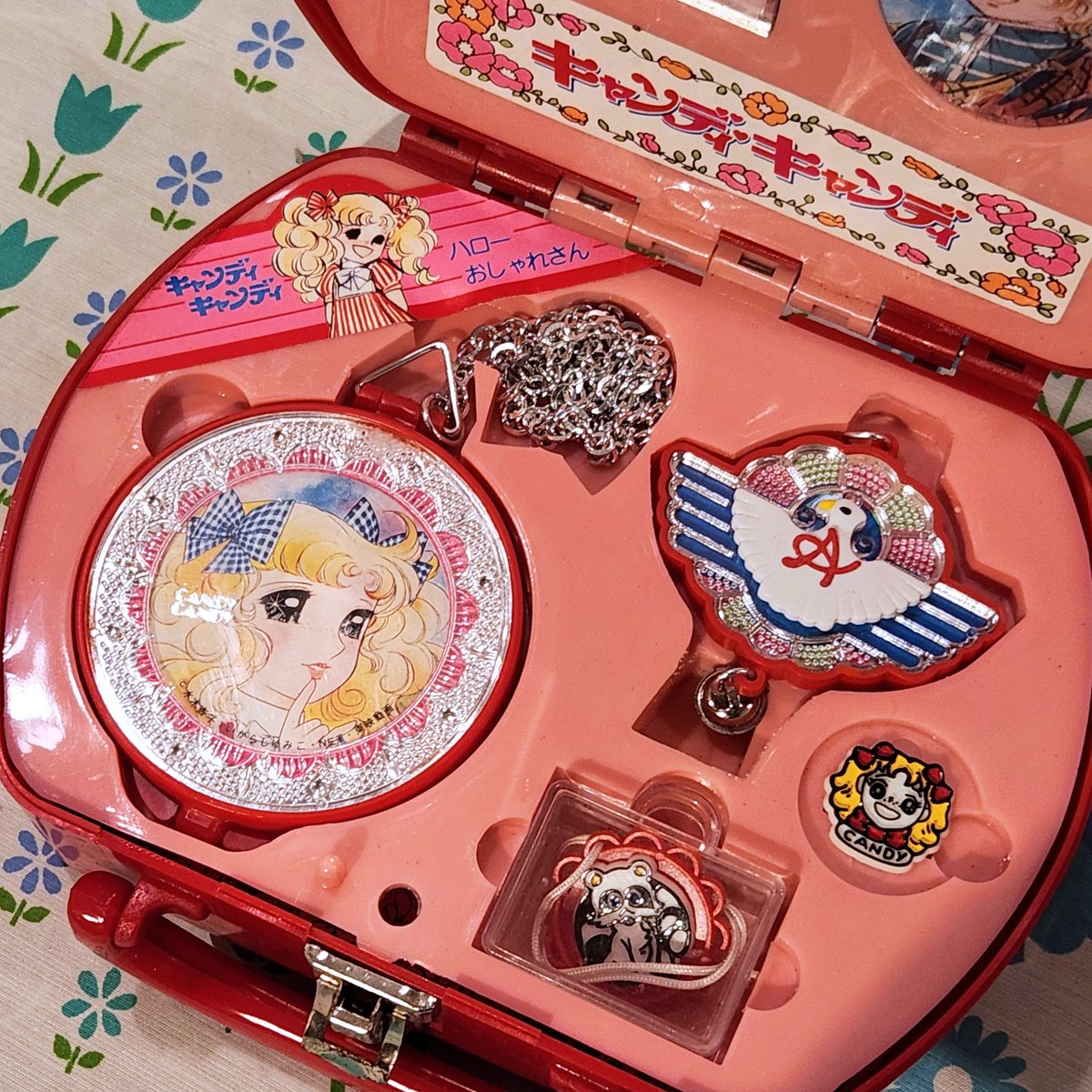 kobe_transistor's tweet photo. キャンディ♡キャンディ レディーバックなど入荷です。

レディーバック、ヘアピン1コ欠品ですがコンディション上々す(*´ω｀)

詳細は→https://t.co/xYFBzcSCtq

今日9(土)は営業日。
お時間ありましたらぜひ(ФωФ)

#神戸トランヂスタ https://t.co/s3luCcQR43