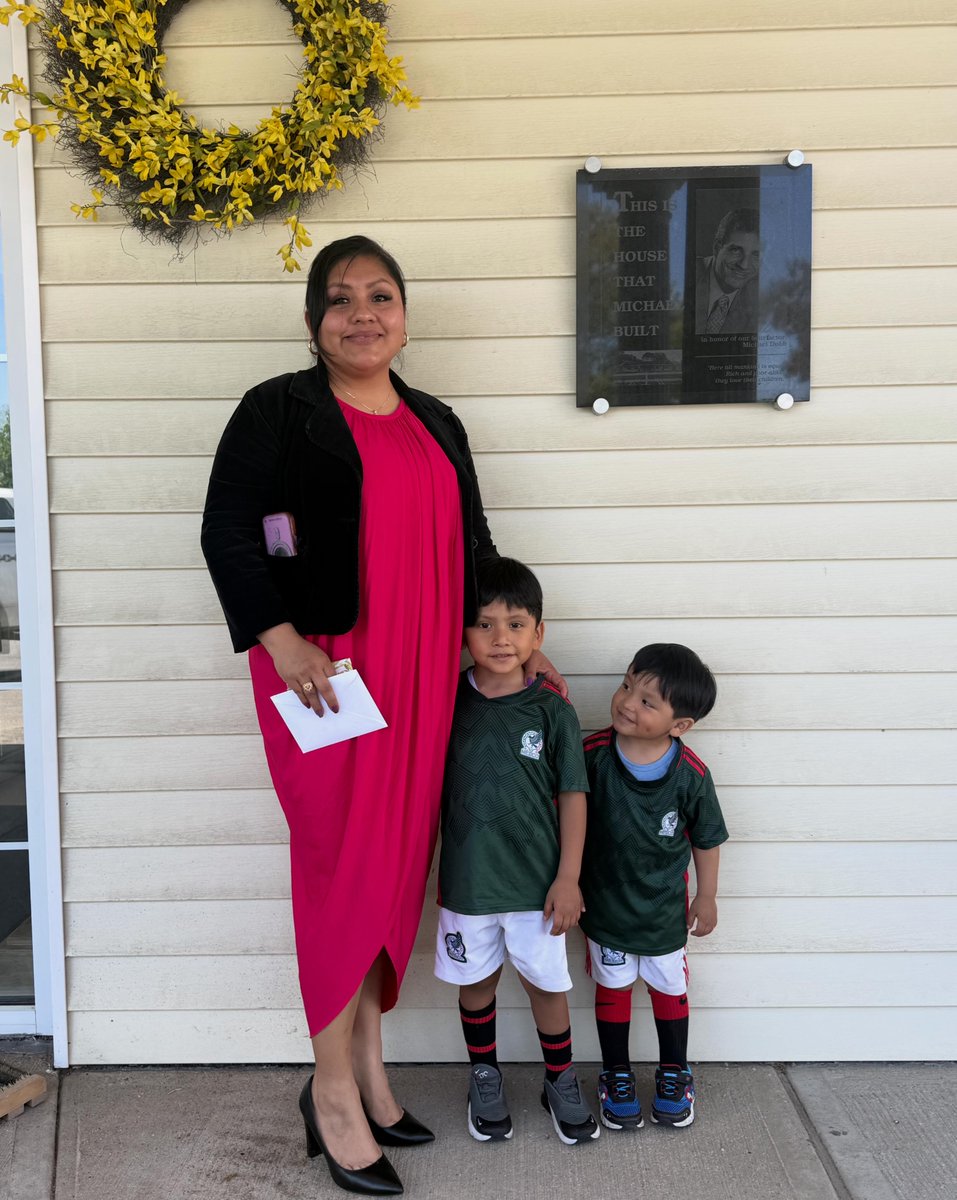 bcca's tweet photo. Happy Mother’s Day to all the incredible moms, especially the hardworking mothers of our backstretch community. 💞 We’re proud to honor the mothers in our Women’s Literacy Program. Their commitment to education and family demonstrates the strength of perseverance. 🌷 https://t.co/3FqT01TNAr