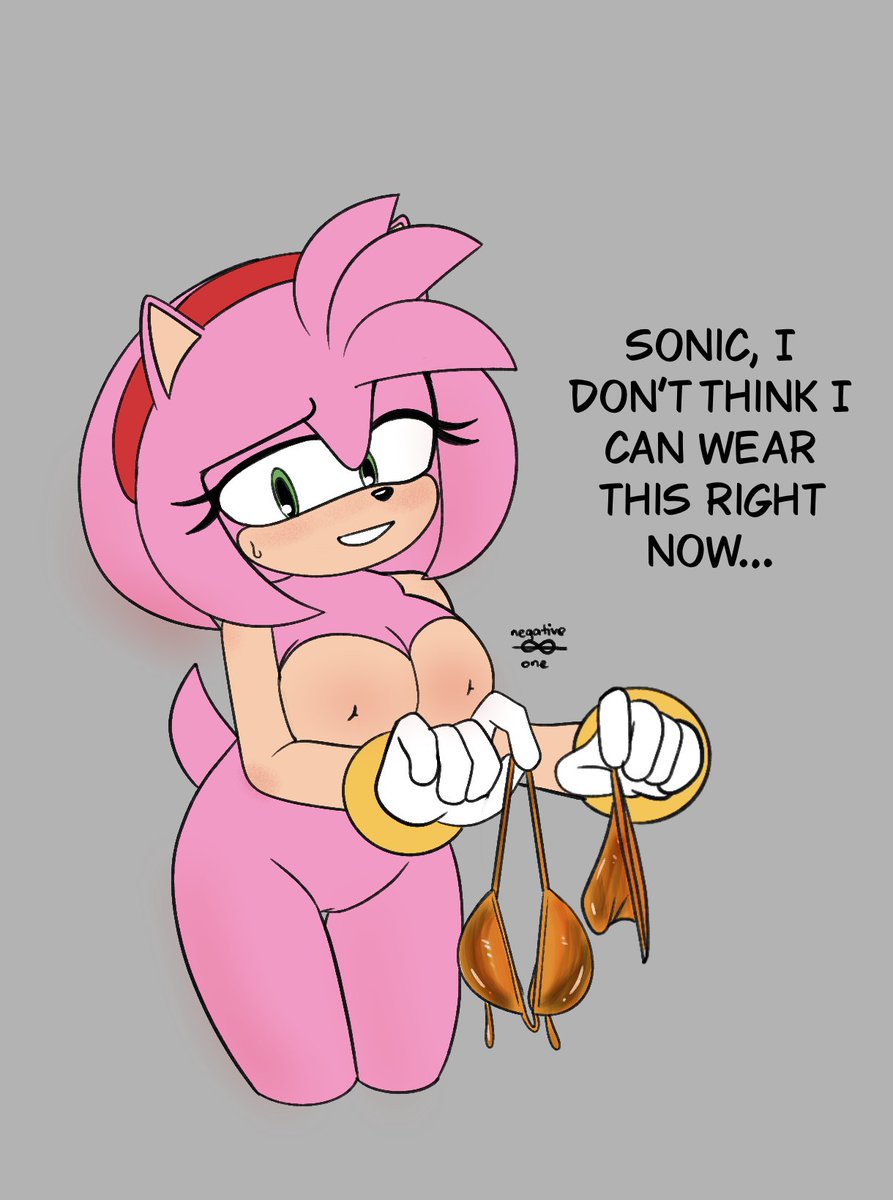 Onefi4's tweet photo. Hello! Been busy for the past month, Finals and all...

Have this Amy, who seems not to want to wear the golden bikini until their beach day-

#AmyRose https://t.co/8g4Yh5YxqD
