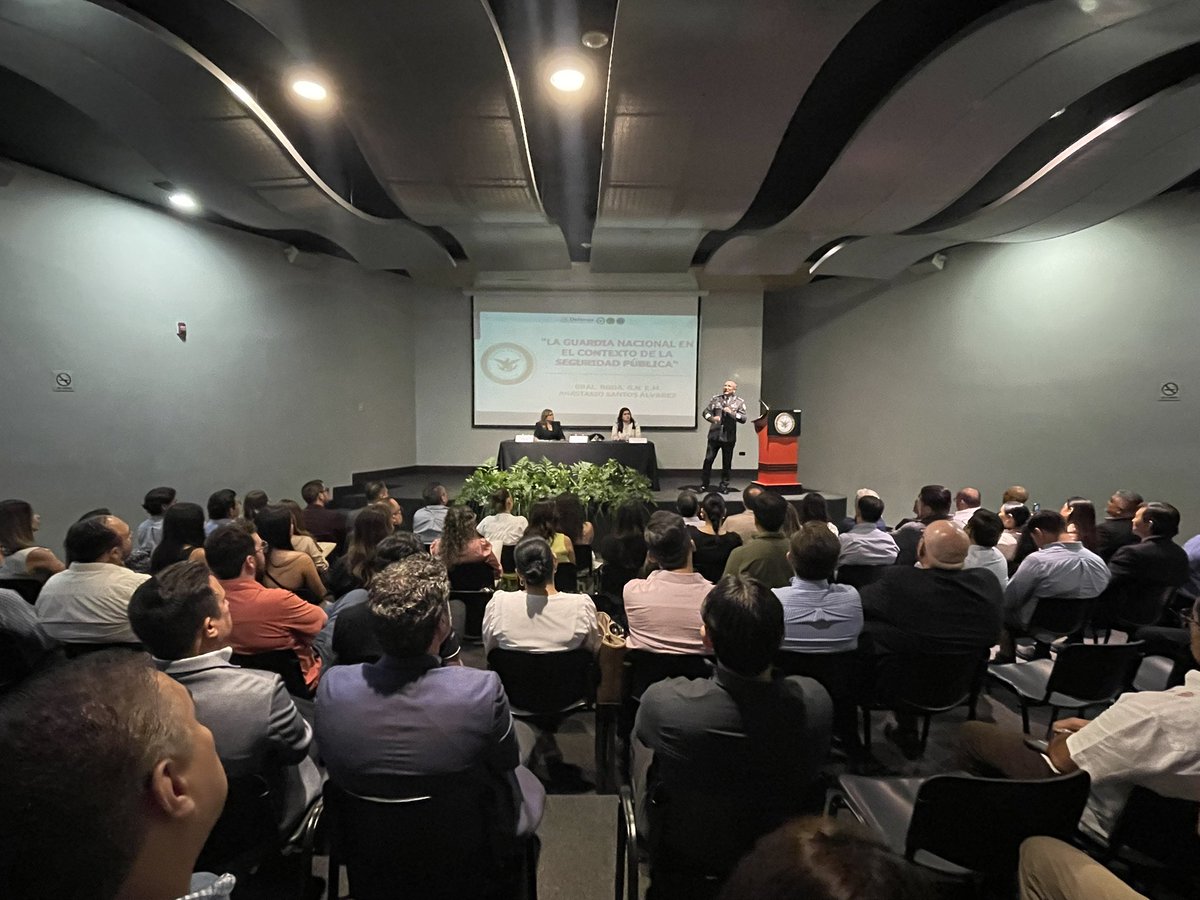 ChemaMontano's tweet photo. ⚖️📍Desde el Museo de Arte de Sonora (MUSAS) en Hermosillo, se lleva a cabo la conferencia y ceremonia solemne “La Guardia Nacional en el contexto de la Seguridad Pública y el Estado de Derecho”, impartida por el General de brigada de la Guardia Nacional del Estado Mayor Anastasio Santos Álvarez, en un encuentro convocado por coordinadoras de magistrados y jueces del Poder Judicial de la Federación. 🇲🇽👮‍♂️

El evento reúne a representantes del ámbito judicial, autoridades y sociedad civil para reflexionar sobre la seguridad pública y el fortalecimiento del Estado de Derecho en México. 🏛️📖

#Hermosillo #Sonora #GuardiaNacional #SeguridadPública #PoderJudicial #MUSAS #México #EstadoDeDerecho #Noticias #ÚltimaHora #Viral #Tendencia #ClaudiaSheinbaum #Morena #México2026