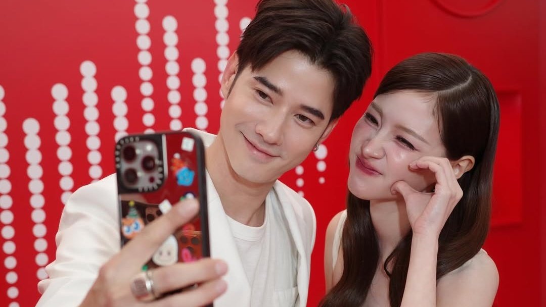 HabisNontonFilm's tweet photo. Pagi-pagi seger banget ngeliat P'Shone &amp; Nam foto bareng ❤

Di mana bisa rewatch CRAZY LITTLE THING CALLED LOVE untuk ke-282672651 kalinya yaa? https://t.co/byQlt0Wpq3