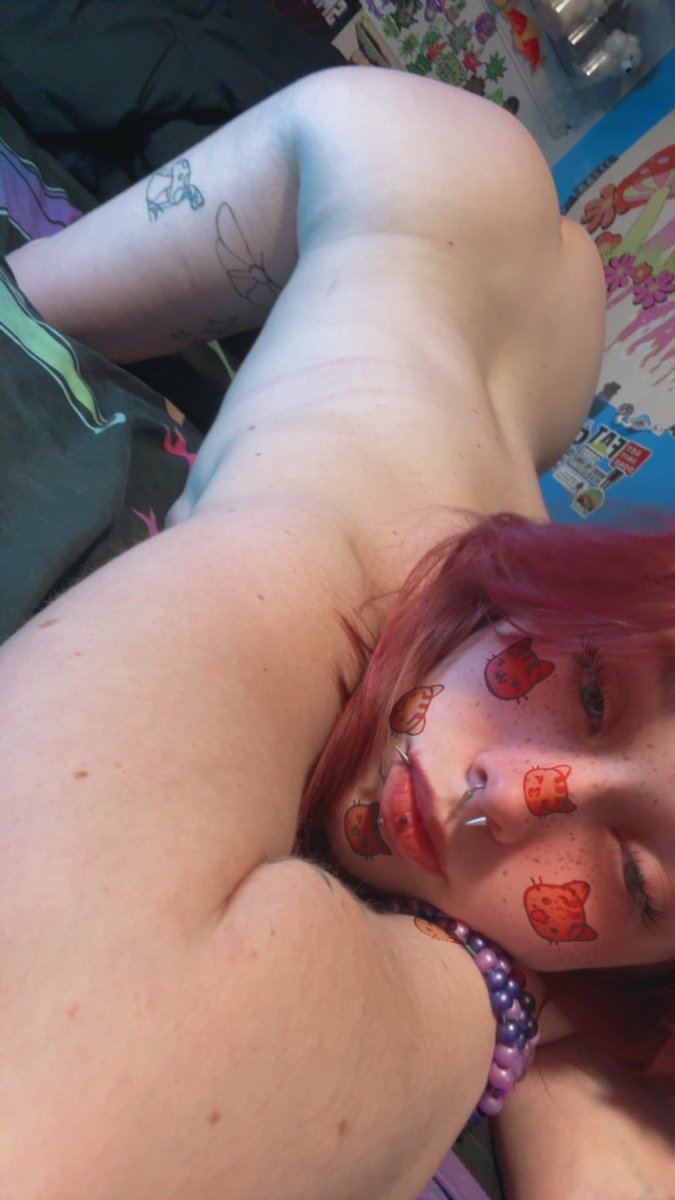 Ashs_world_'s tweet photo. Running sales this week! :) 
For the next two days, all pictures are buy one get one free!🎀

#onlyfans #content #creator #contentbuyers #findom #goddess #master https://t.co/42phVo532a