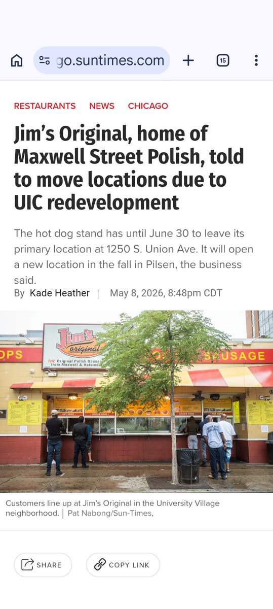 susanamendoza10's tweet photo. This makes me sad. 😞

But I'll support them at their new location because their bone-in Maxwell Street pork chop sandwich, slapped w/mustard, a pile of grilled onions, sprinkled w/salt (from the tiny salt pack) &amp; insanely hot sport peppers makes me happy. 😋

💯 pure CHICAGO. https://t.co/jIWOYwWluk
