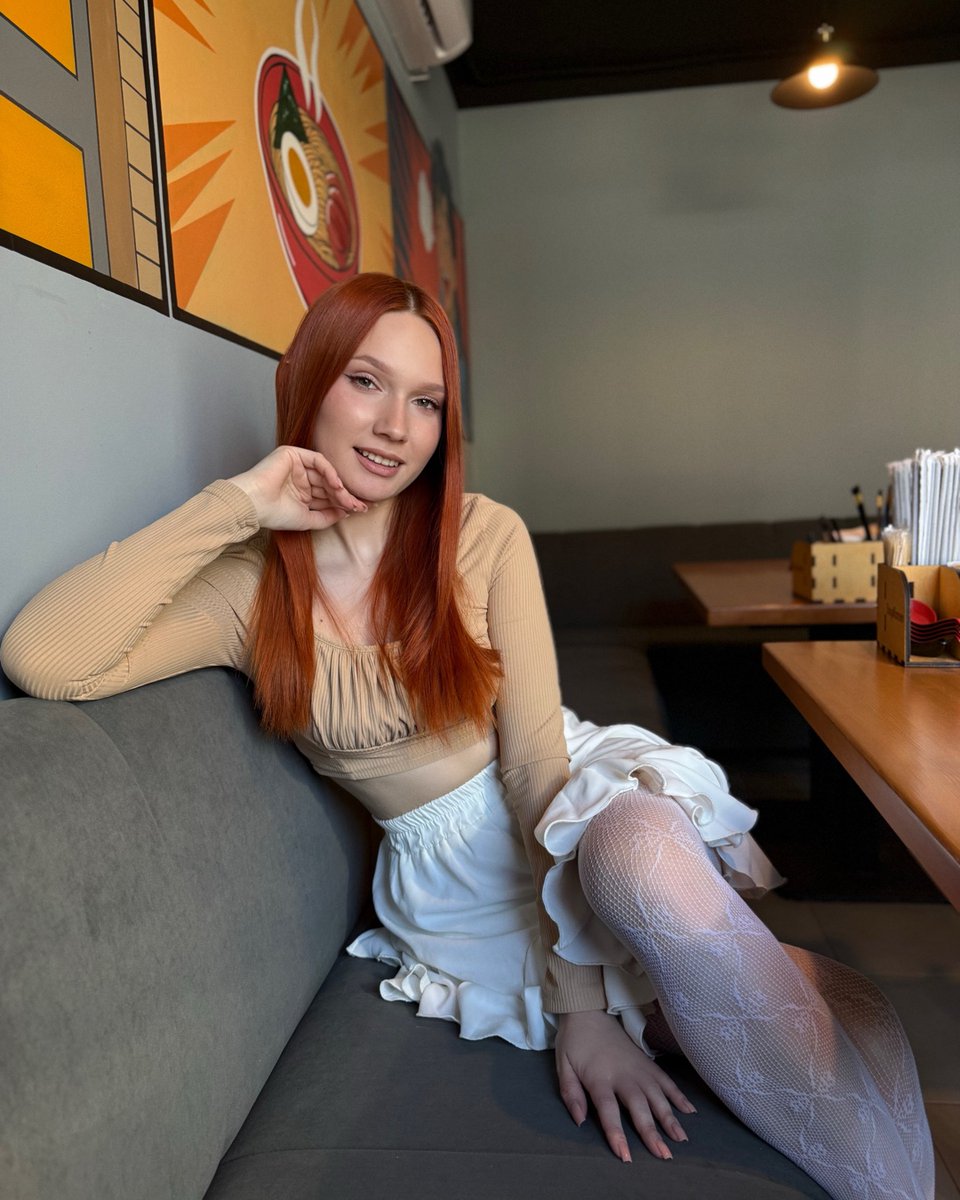 MaruFoxOne's tweet photo. stayed for the lighting, not the food 😌 https://t.co/qpd8s2qeHJ