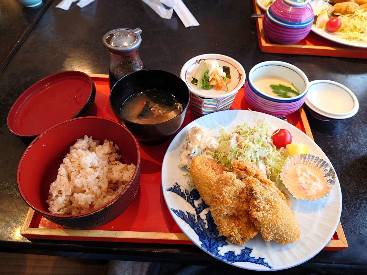 papillonaok's tweet photo. かき忠さんでお昼ごはん https://t.co/CeUZBRo6wI