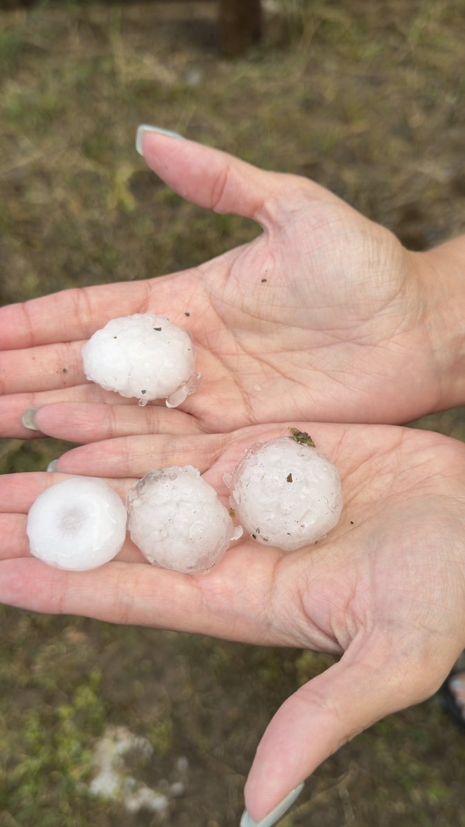 sbailey2428's tweet photo. @JimCantore @jamesaydelott 
Hail storm in Owasso,Ok https://t.co/jHzaHQW168