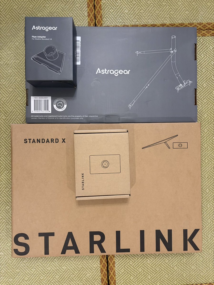 Always__Chen's tweet photo. New toys just arrived 😍😆 #starlink https://t.co/CButrCViX3
