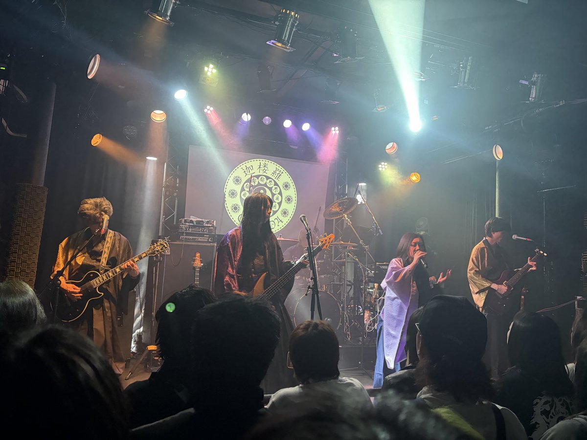 ungeigei's tweet photo. #VANITYorALIVE
#迦楼羅 私にとって2019年のライブがお初でした!
渉さん加入の現体制を観たのは、5/3が初でした
セトリ凄すぎる‼️
最新アルバムからの組曲…世界に引き込むライブでした!難曲を表現凄い!
今年は #陰陽座 札幌に来ない故…嬉しかったぁ。
※このフライヤーメンバー紹介…有難い! https://t.co/hsKvKPVpE9