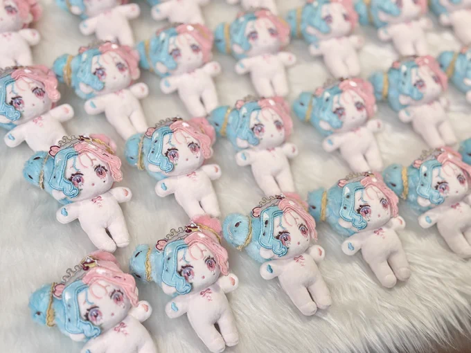 デザフェス5年ぶりに出展しますサロンドヴィトリーヌ新作イラストの展示・グッズ販売、ドローイング原画、#えふみぬい も準備してお待ちしております! 【デザインフェスタ vol.63】 5月23日・24日 両日 東京ビッグサイト 出展名:ERIMO ブース:西館1階 A-11 #デザフェス63リポスト