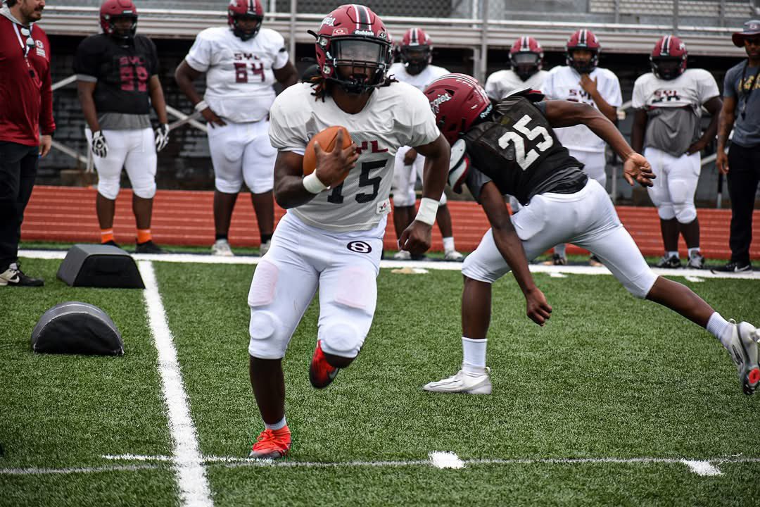 SYL_FB's tweet photo. Wrapping up week 2 of spring camp 🔴⚫️ https://t.co/AgNVKCmF52