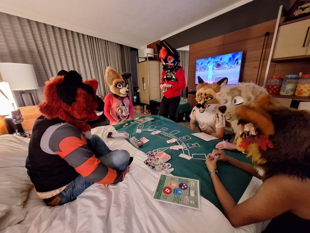 DerrickFinner's tweet photo. It's #FursuitFriday!
Also, Derrick's first birthday!
🧵 @vixxens_ https://t.co/W1ouA3wmvJ