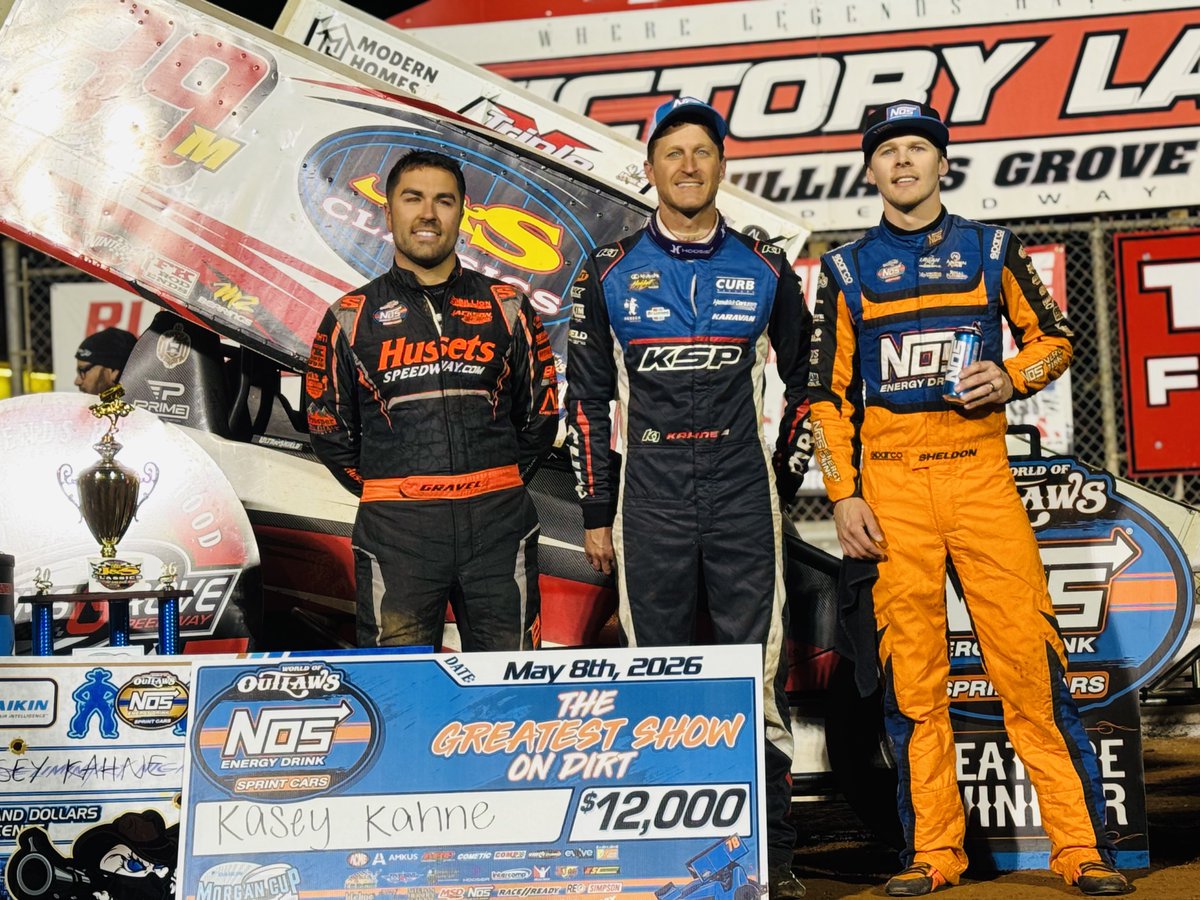 WorldofOutlaws's tweet photo. The @HVAC_DIST #MorganCup opener podium:

🥇@KaseyKahne &amp; @Macri39M (Posse, Kasey said so 🤷🏻‍♂️)
🥈@SheldonHaud &amp; @KcpRacing (Outlaw)
🥉@DavidGravel &amp; @BigGameMotorspt (Outlaw) https://t.co/XdHF5cU5iT