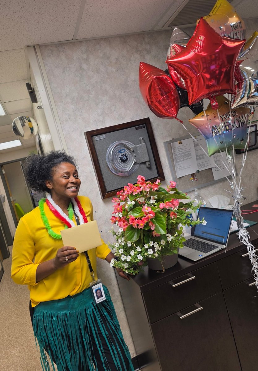 LaquettaCarter7's tweet photo. Feeling appreciated and spreading appreciation! ππ From Principal Appreciation gifts to Teacher Appreciation surprises and themed dress-up fun, Hartstern is full of joy and school spirit. #LevelUpToGreatness https://t.co/AqNtVGHNtM