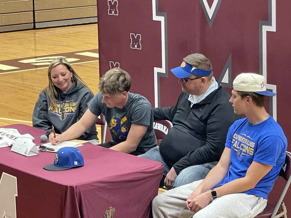 Cavemen_Base's tweet photo. Congratulations to @PutzKamdon on his signing with @SICBaseball !  Not only did they get a great catcher, they got a great leader.  We are proud of you Kam! @cavemensports @SCMSchools @MHS_BSBL_ALUMNI @MHSSection https://t.co/BAJy50Jkjb