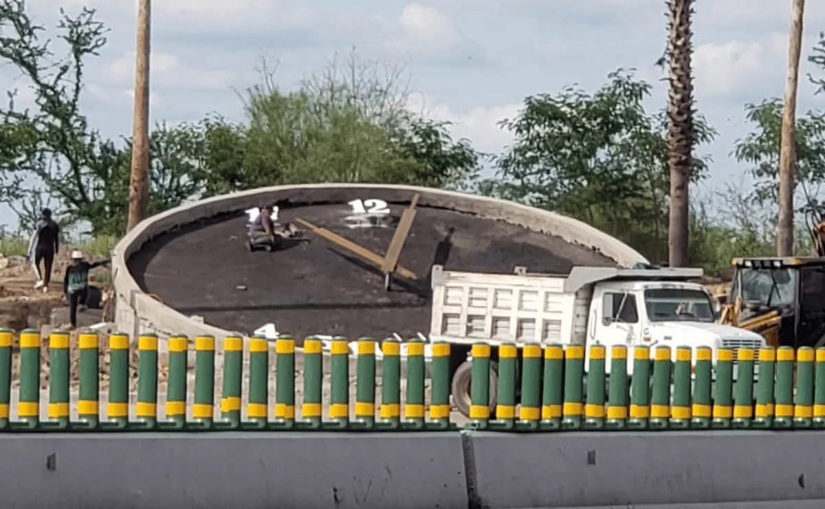 el_cut's tweet photo. ¿Cómo tirar a la basura $290 mil pesos de  impuestos? Anuncian que por obras van a quitar el reloj del congreso, que si, eso fue lo que costó, nunca sirvió, apenas y se veía por su ubicación, pero así es @PartidoMorenaMx, puro gastar a lo pndjo, como sino hubiera  urgencias https://t.co/RlTMWKE6cd